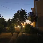 伊里尼别墅 * 阿尔戈斯托利翁