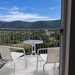 伊里尼别墅 *