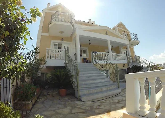 伊里尼别墅 * 阿尔戈斯托利翁